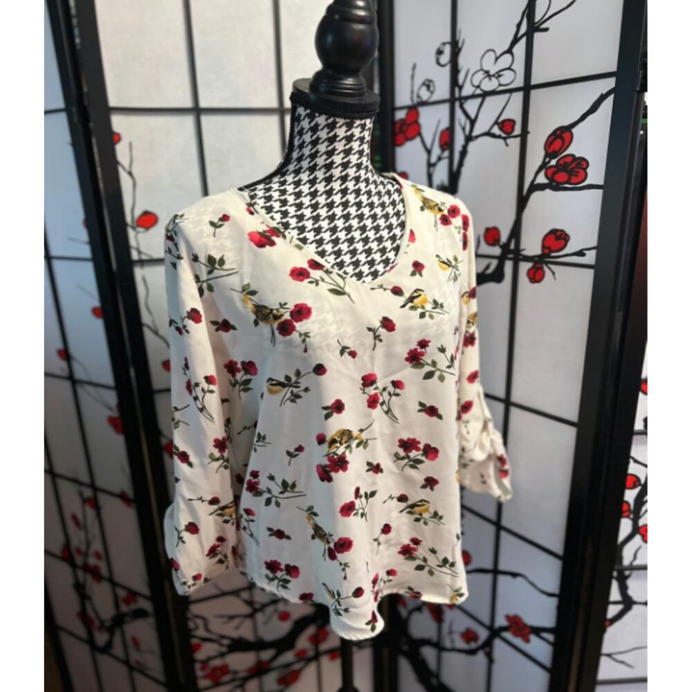 Lily White floral Blouse Size Large